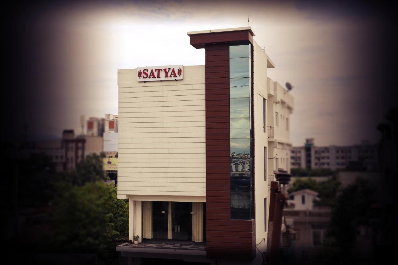 Hotel Satya Dehradun Bagian luar foto